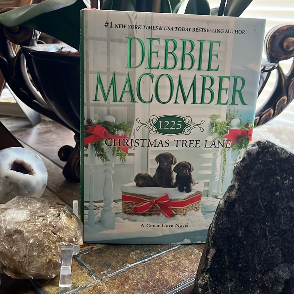Hardcover book, 1225 Christmas Tree Lane by Debbie Macomber